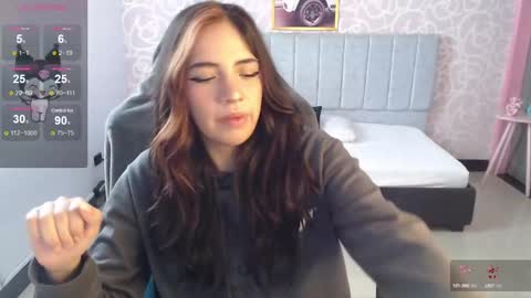 Snapshot of ninfa_ch chatting on December 11, 11:19 am Ninfa online show from December 11, 11:19 am