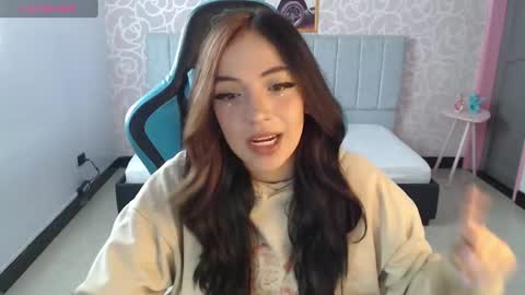 Snapshot of ninfa_ch chatting on December 21, 11:22 am Ninfa online show from December 21, 11:22 am