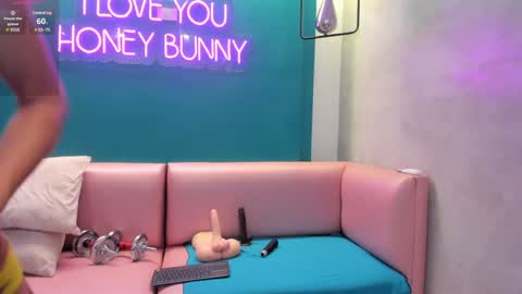 Snapshot of ninna_monroe_ chatting on December 19, 4:13 pm Ninna online show from December 19, 4:13 pm