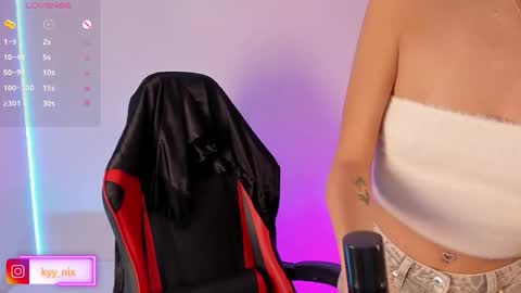 Snapshot of nix_kyy chatting on October 22, 4:57 am Nicki online show from October 22, 4:57 am