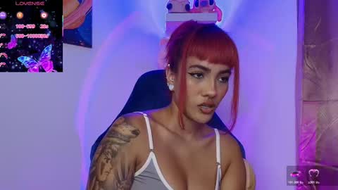 Snapshot of nix_taylor chatting on November 23, 12:10 am Nix online show from November 23, 12:10 am