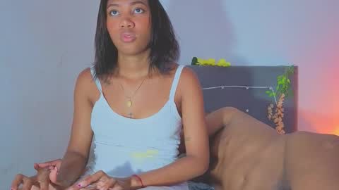 Snapshot of noabrowm chatting on December 18, 12:38 am noah online show from December 18, 12:38 am