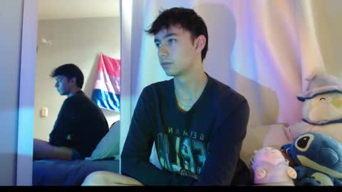 Snapshot of noah_blaze chatting on November 3, 6:42 pm Noah Blaze online show from November 3, 6:42 pm