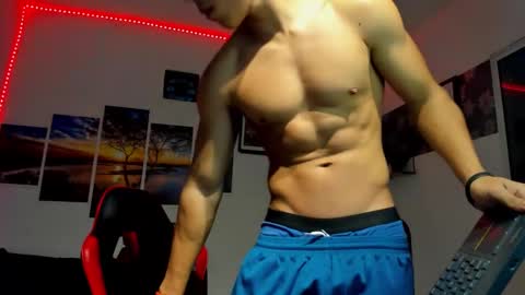 noah_flynn1 online show from December 1, 7:46 am