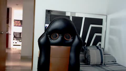 Noah Harris01 online show from February 17, 12:59 pm