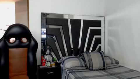 Noah Harris01 online show from November 6, 2:18 pm