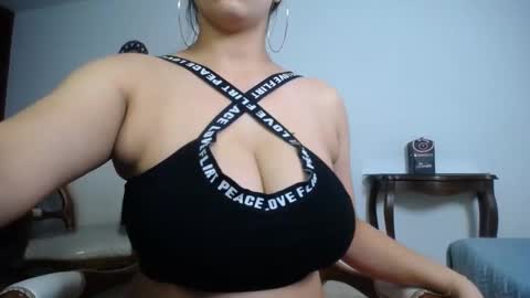 Noah  online show from February 25, 9:24 pm