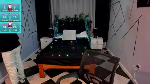 noah_smith04 online show from December 19, 11:50 am