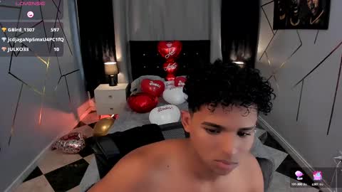 noah_smith04 online show from February 15, 9:48 pm