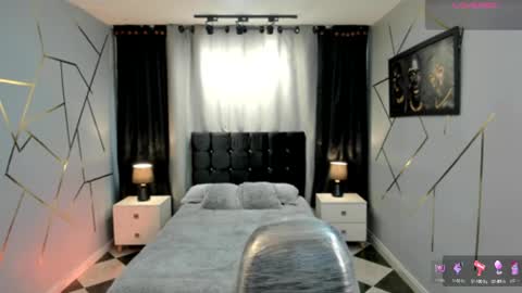 noah_smith04 online show from February 21, 12:50 pm