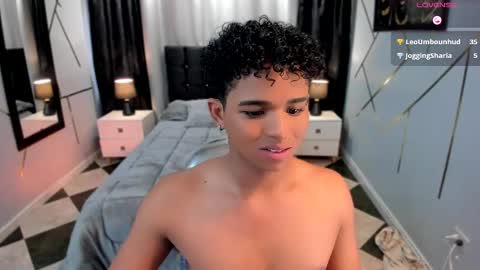 noah_smith04 online show from February 26, 4:14 pm