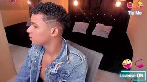 noah_smith04 online show from March 9, 9:25 pm