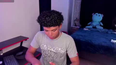 noah_smith04 online show from September 24, 5:55 am