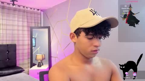 noah_smith04 online show from October 24, 4:20 am