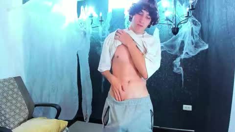 noah_sokolov online show from October 16, 6:09 pm