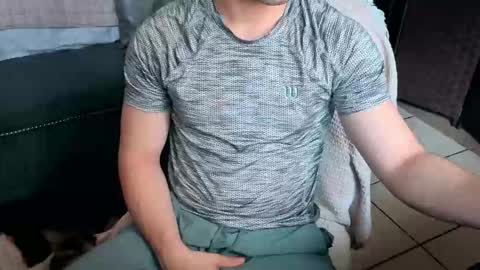 nobudget06 online show from October 19, 5:24 pm