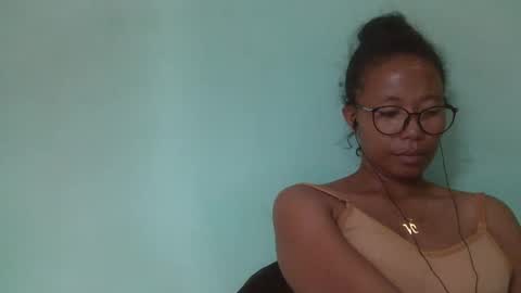 noellah online show from March 3, 12:48 pm