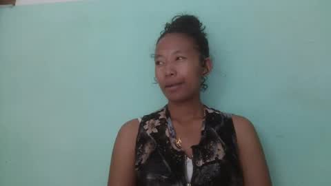 noellah online show from March 6, 5:24 am