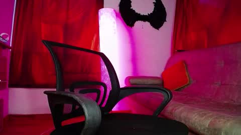 Noha Lux online show from November 30, 1:15 pm