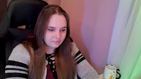 Snapshot of noir_ember_ chatting on November 11, 11:43 am noir_ember_ online show from November 11, 11:43 am