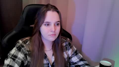 Snapshot of noir_ember_ chatting on December 16, 10:20 am noir_ember_ online show from December 16, 10:20 am