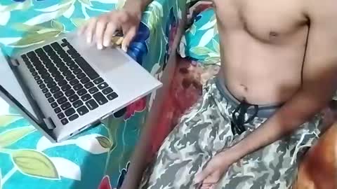 Snapshot of nooby942461 chatting on January 6, 9:11 pm sim nib online show from January 6, 9:11 pm