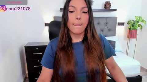 Snapshot of nora22xx chatting on December 7, 2:31 am Nora online show from December 7, 2:31 am