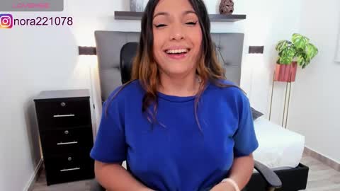 Snapshot of nora22xx chatting on December 22, 5:45 am Nora online show from December 22, 5:45 am