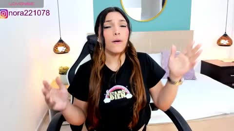 Snapshot of nora22xx chatting on February 15, 3:39 pm Nora online show from February 15, 3:39 pm