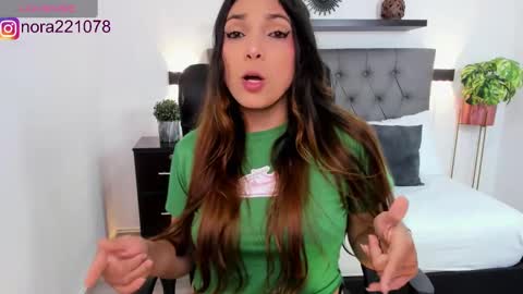 Snapshot of nora22xx chatting on February 20, 8:39 am Nora online show from February 20, 8:39 am