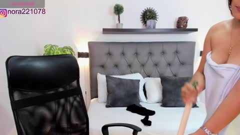 Snapshot of nora22xx chatting on March 12, 5:57 am Nora online show from March 12, 5:57 am