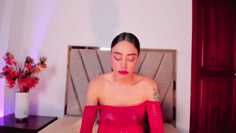 Nora Da Silva online show from December 19, 12:45 am