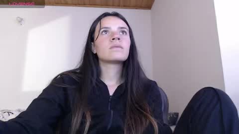 noreen_ online show from December 3, 6:17 pm