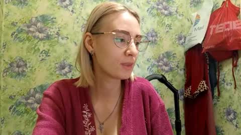 Lola online show from October 2, 7:26 am