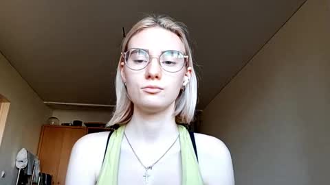 Lola online show from October 4, 11:52 am