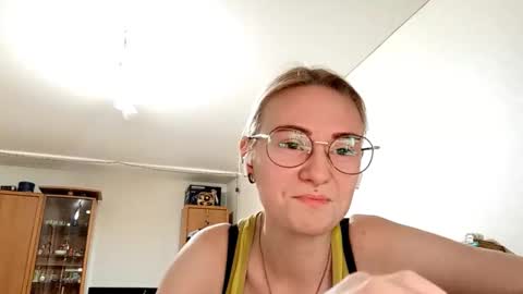 Lola online show from November 29, 1:14 pm