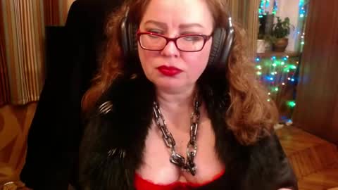 Snapshot of norma_gin chatting on October 17, 7:05 pm miss Tress online show from October 17, 7:05 pm
