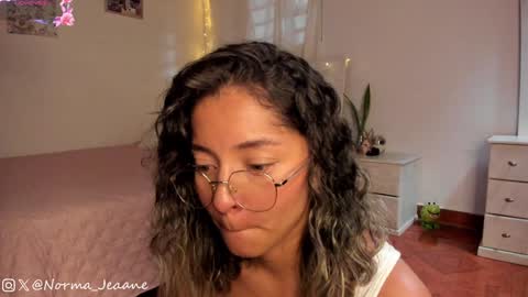 Snapshot of norma_jeaane chatting on January 21, 8:32 pm Norma Jeaane online show from January 21, 8:32 pm