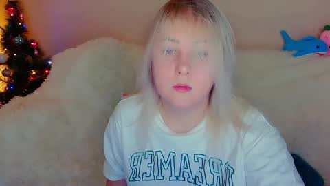 Snapshot of not_nakedcat chatting on December 22, 11:41 pm hi glad to chat online show from December 22, 11:41 pm