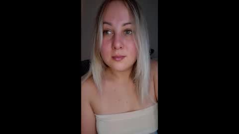 hi glad to chat online show from September 26, 5:44 am