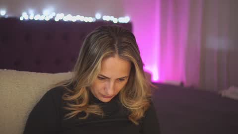 Tina online show from December 10, 6:11 am