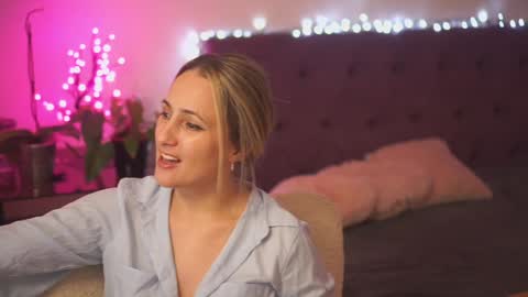 Tina online show from December 14, 1:17 am