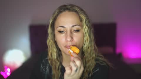 Tina online show from December 30, 5:02 pm