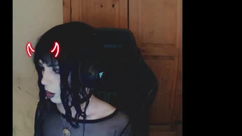 Snapshot of notyourfemboi chatting on January 6, 5:19 am Lucy online show from January 6, 5:19 am