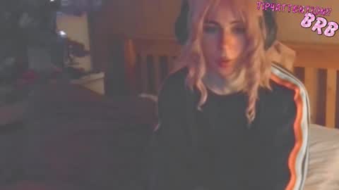 Snapshot of notyourfemboi chatting on December 14, 10:03 pm Lucy online show from December 14, 10:03 pm