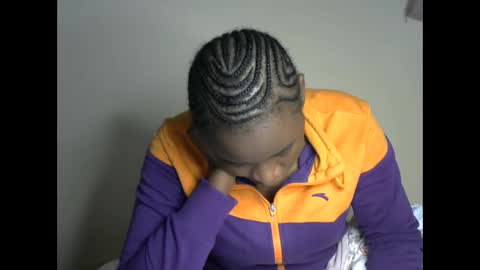 novaah online show from November 18, 2:17 am