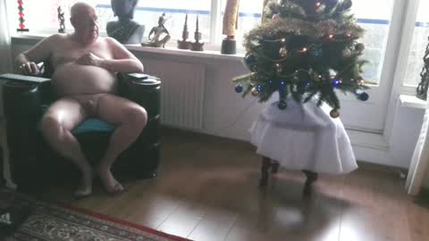 Snapshot of nudejohn chatting on December 27, 10:45 am Nudejohn online show from December 27, 10:45 am