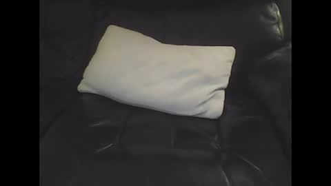 Snapshot of nudestud887 chatting on December 5, 11:29 pm nudestud887 online show from December 5, 11:29 pm