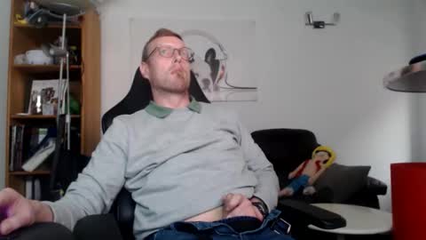 Snapshot of nursefan chatting on October 31, 3:46 pm nursefan online show from October 31, 3:46 pm