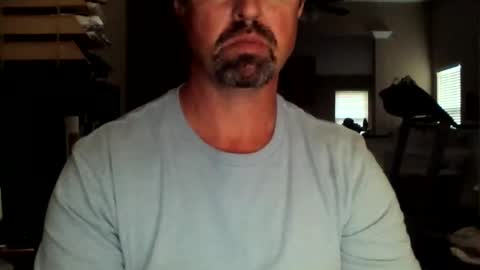 nvrenuff1979 online show from September 18, 11:34 am